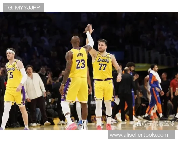 湖人对决爵士精彩赛事回顾CCTV直播4月14日全场亮点分析