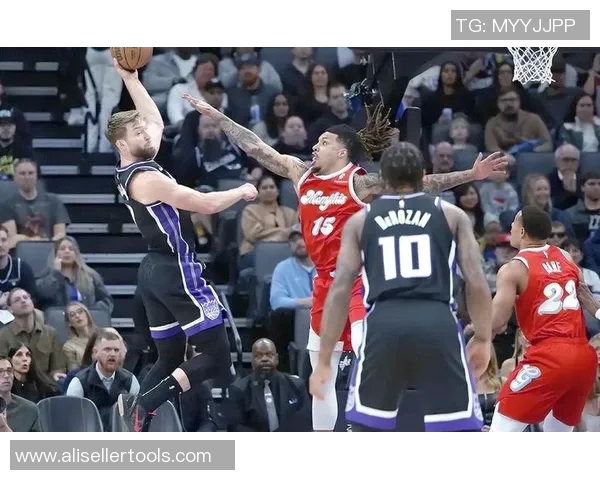4月25日NBA焦点战灰熊对决雷霆双方争夺季后赛名额的关键较量